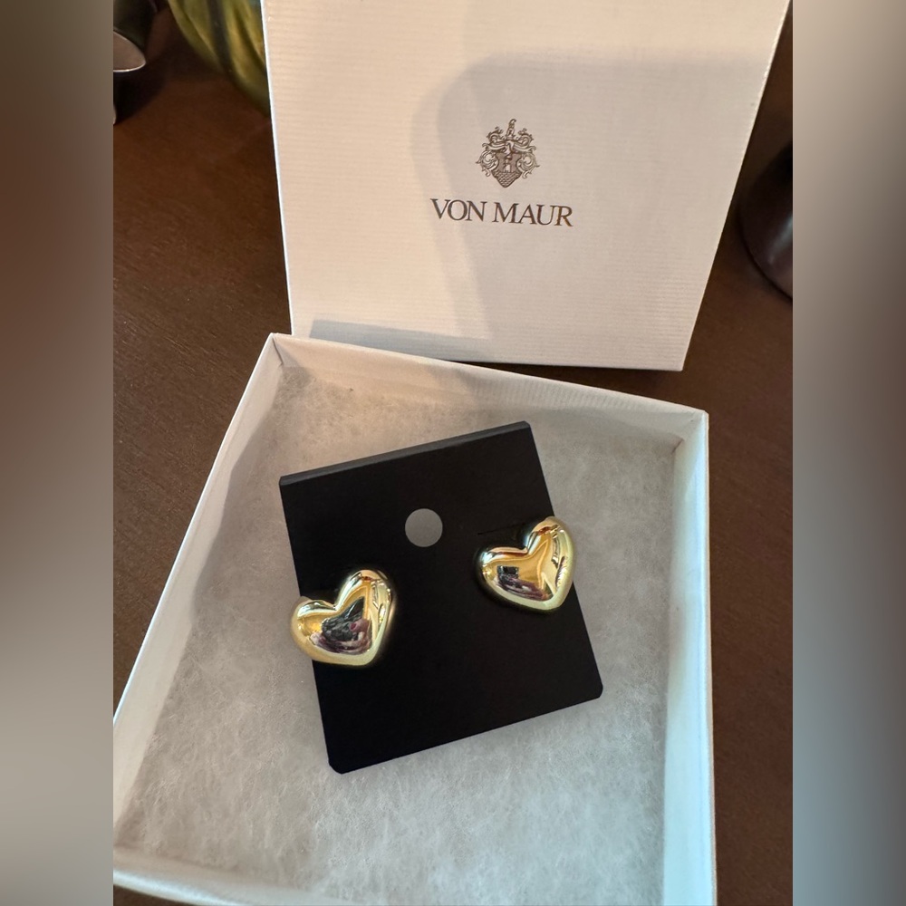 Gold Heart Earrings-NWT